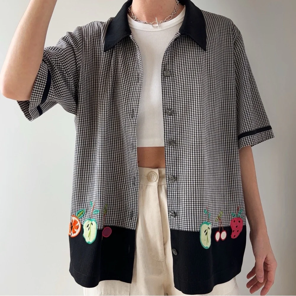 ‼️SOLD‼️ Vintage gingham fruit embroidered print short sleeve button down shirt - Picture 2 of 6